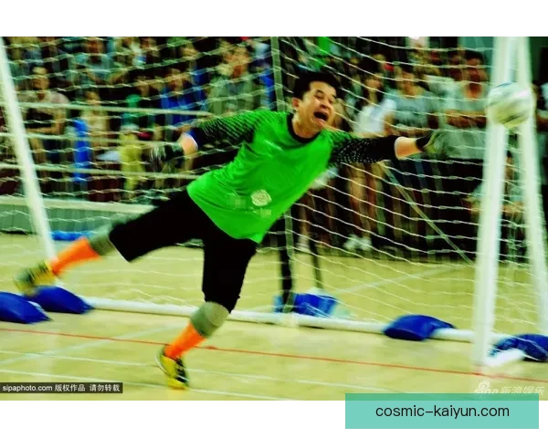 诺伊尔传球艺术提升守门员角色，助力现代足球战术革新表现亮眼