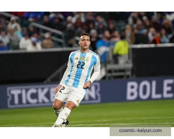 劳塔罗积极参与慈善与公益行动，展现出球场外的人格魅力与社会责任感。